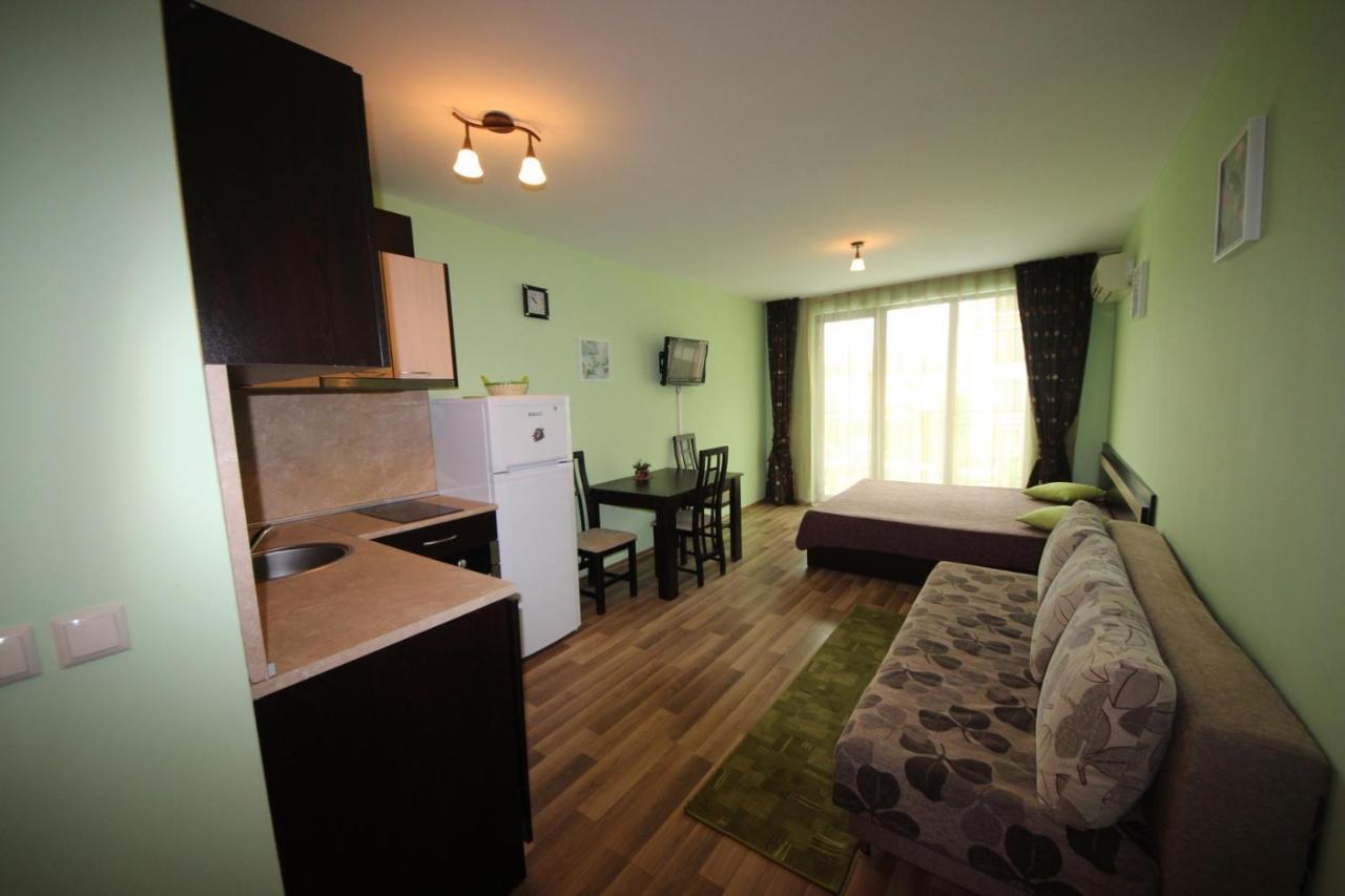 Amadeus Lux - Menada Apartments Pantai Sunny Ruang foto